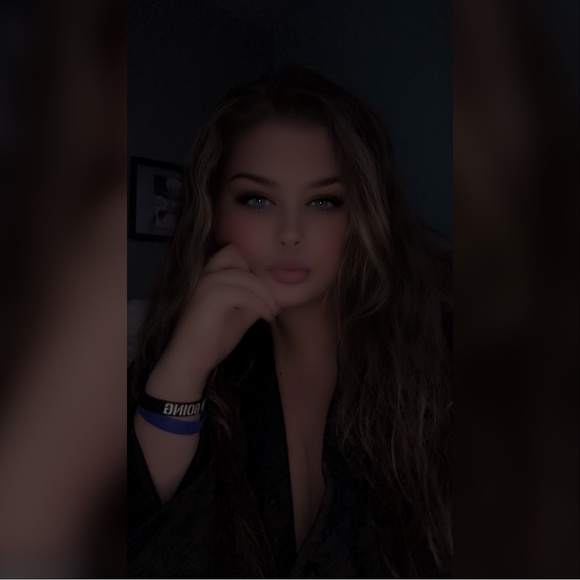 Meet your Posher, Lexi - Picture 1 of 5